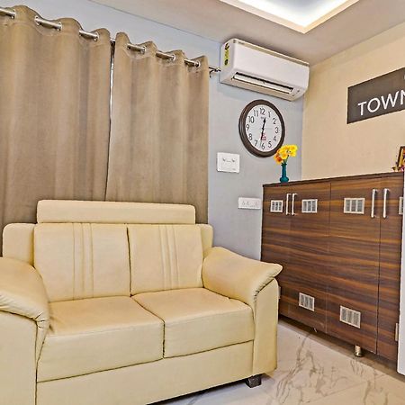 Hotel Collection O White House Near Kims Kondapur Kondapur  Exterior foto