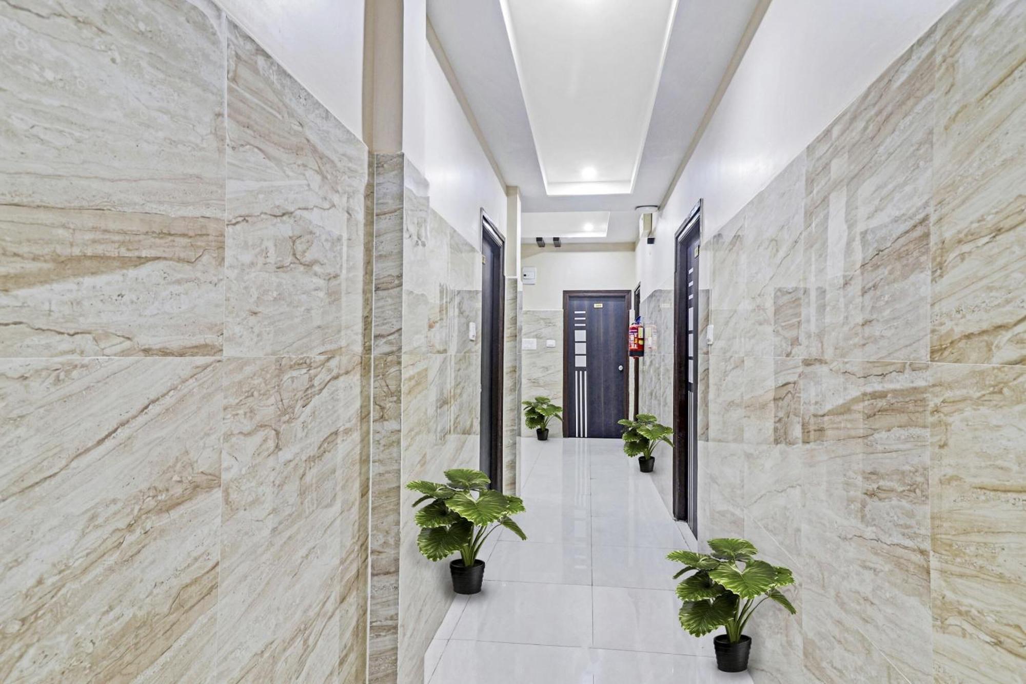 Hotel Collection O White House Near Kims Kondapur Kondapur  Exterior foto